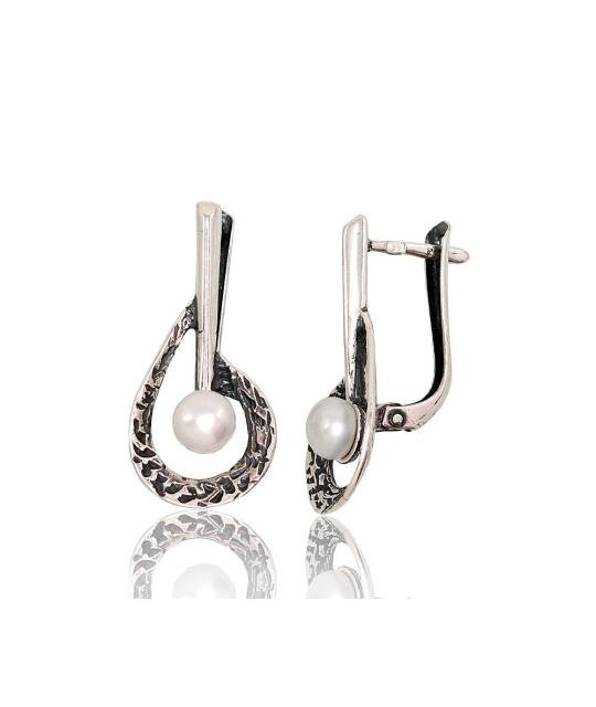 Silver earrings with 'english' lock, Silver 925°, oxide (Plating), Fresh-water Pearl